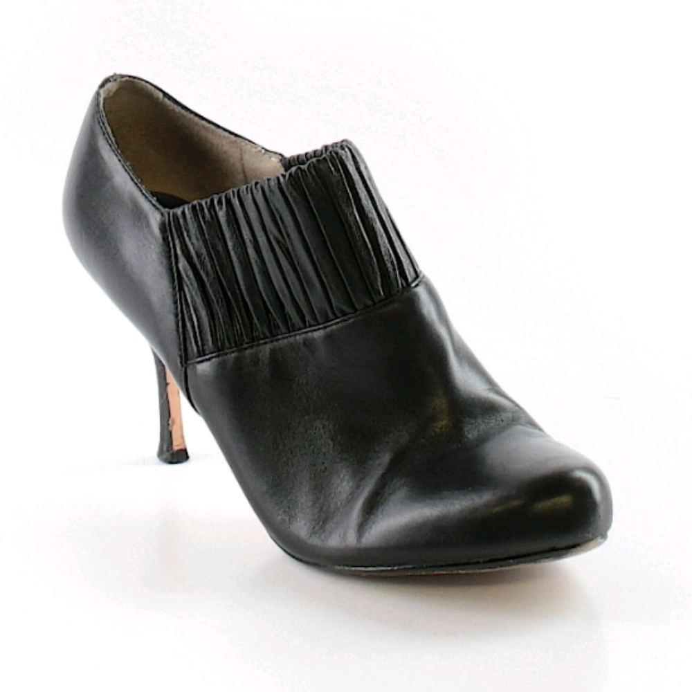 Max studio booties,black